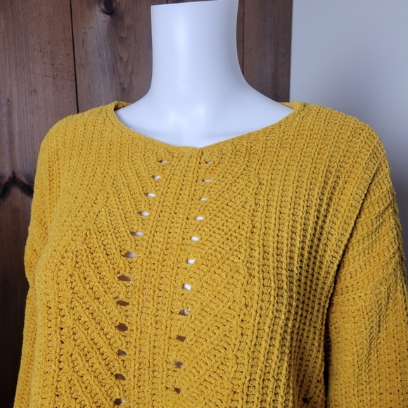 ART CLASS | Mustard Yellow Ultra Soft Chenille Knit Cropped Sweater, size large - Picture 4 of 10